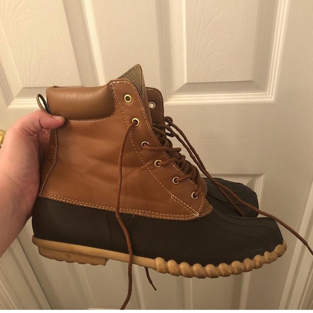 Cute duck boots worn only a few times!